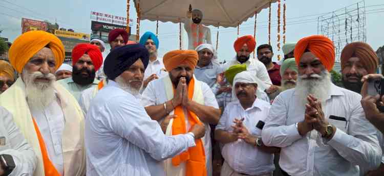 MLA Ranbir Singh Bhullar pays floral tribute to Shaheed Udham Singh on martyrdom day