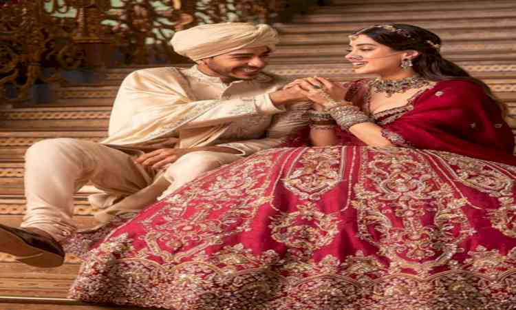 Ishaan Khatter reunites with Janhvi Kapoor, says 'some reunions feel like no time has passed'