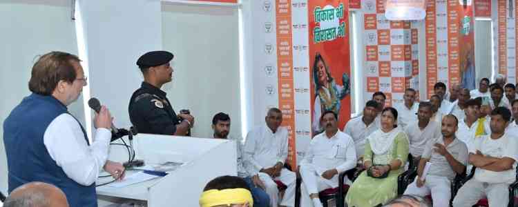 युवाओं के उज्ज्वल भविष्य के लिए कठोर कानून बना रही है मोदी सरकारः मंत्री डॉ. अरविंद शर्मा