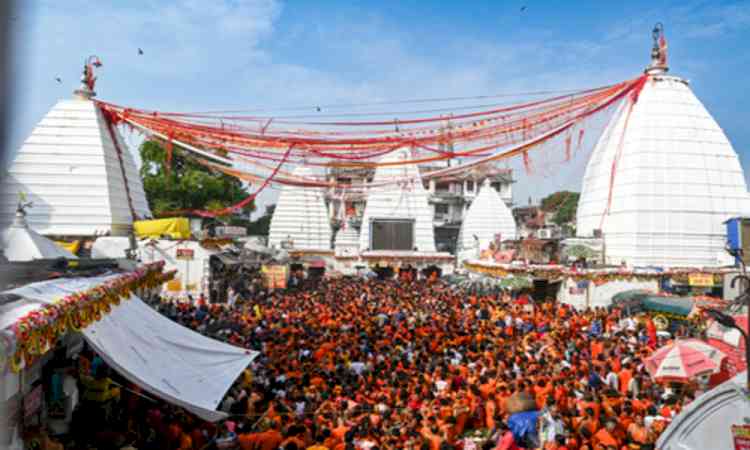 Shravani Mela draws massive crowds to Deoghar’s Baba Baidyanath Temple 