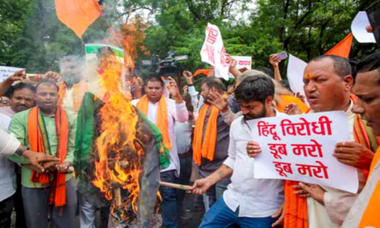 VHP, Bajrang Dal protest in Bhopal over Oppn's Ram temple demonstration at Parliament 