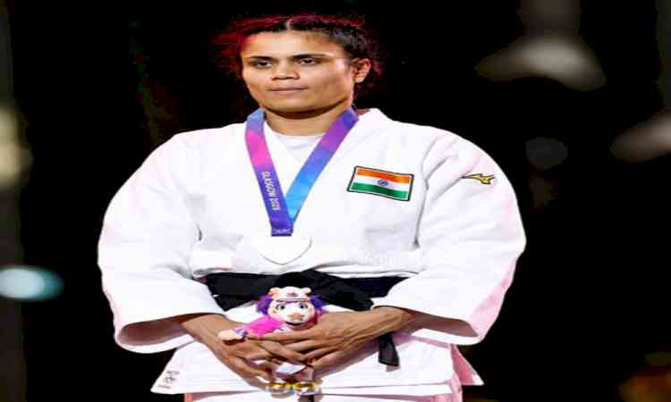MP govt announces Rs 25 lakh cash, govt jobs each to athletes Yamini Maurya, Ajay Babu