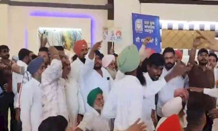Congress infighting continues; 'Save Punjab, bring Channi' slogans raised