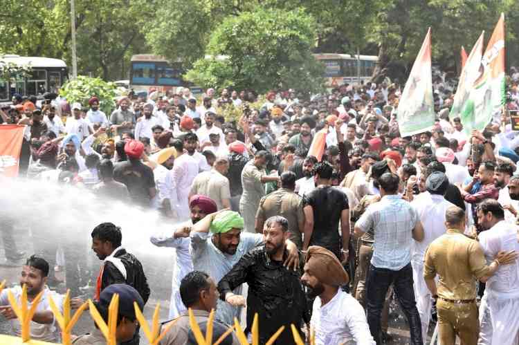 Punjab Youth Congress Holds Massive Protest Against Paper Leaks and Recruitment Scams, Demands Resignation of Education Minister