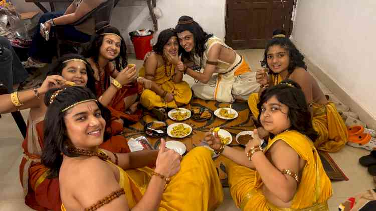 Sony SAB's Hastinapur Ke Veer cast enjoys chai-pakoda breaks between action-packed shoots