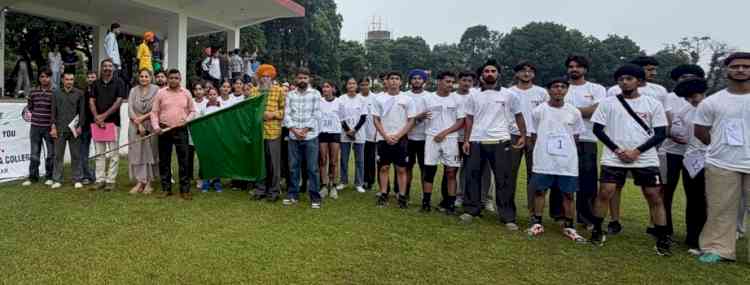 Red Run Marathon organized at Lyallpur Khalsa College 