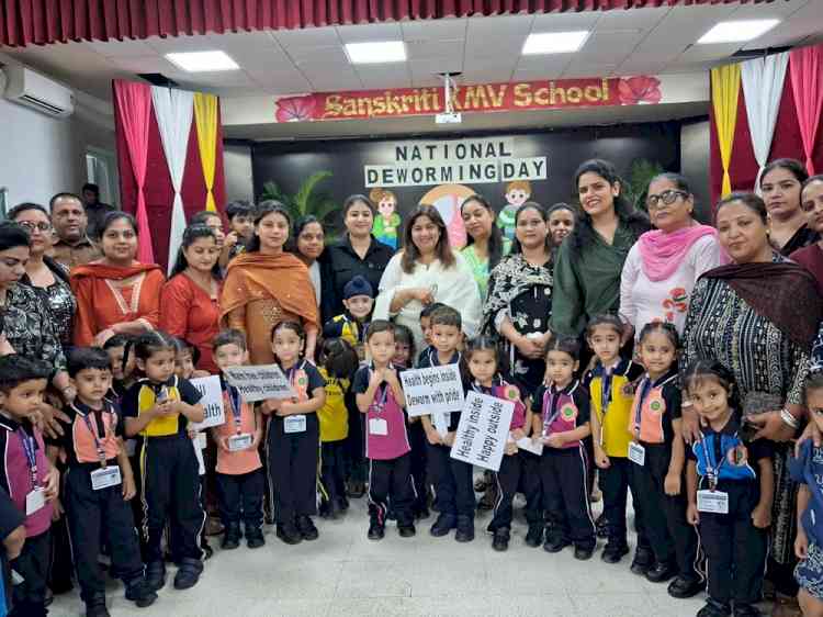 Sanskriti KMV School Observes National Deworming Day with a Focus on Healthy Childhood