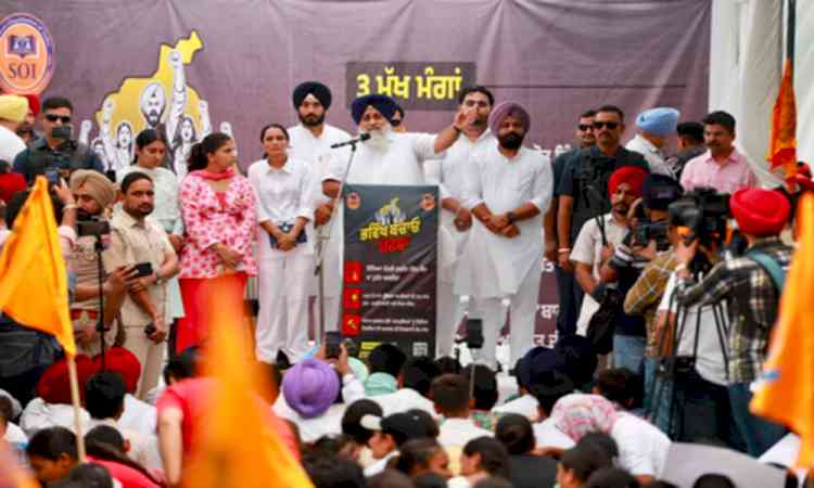 Sukhbir Badal challenges Kejriwal for debate on paper leaks in Punjab