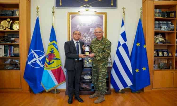 Indian Ambassador meets Greek military chief 