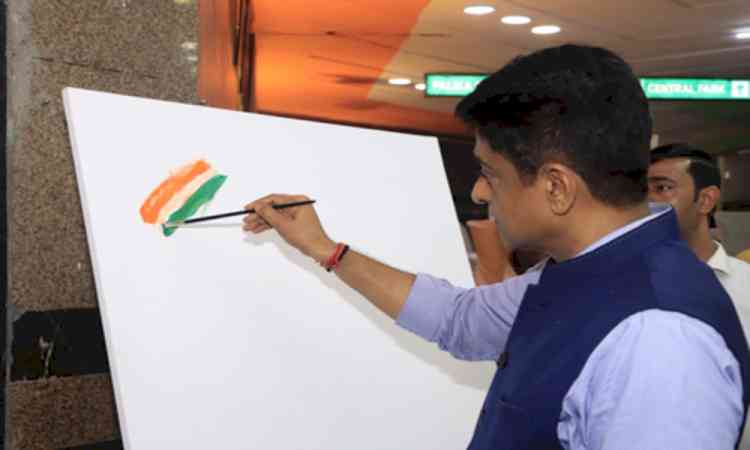 Delhi: NDMC VC inaugurates ‘Har Ghar Tiranga’ art exhibition