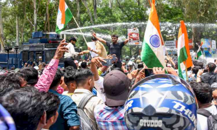 FIR against 600 protesters for violence during Assembly 'gherao' in Ranchi