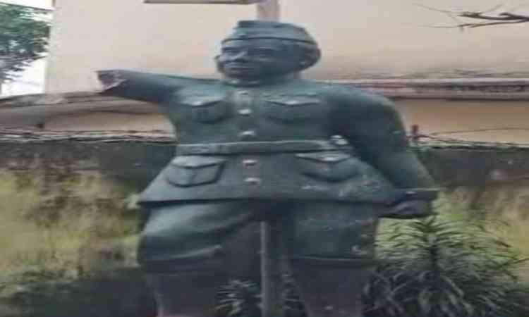 Netaji statue in Kolkata vandalised, police launches probe