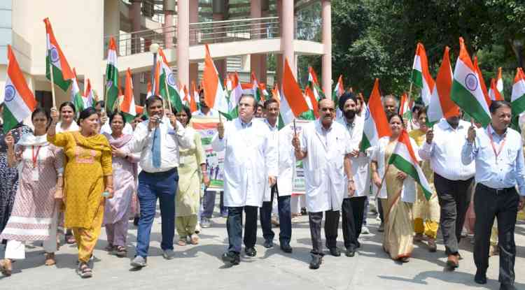 Over 500 students, doctors, faculty members and staff participate in grand Tiranga Yatra at UHSR