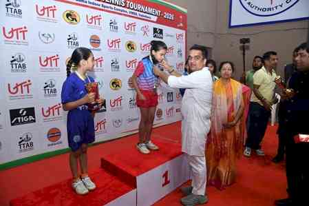 Gujarat Dy CM honours table tennis winners, inspects sports complex in Anand