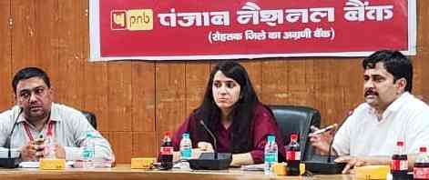 ऋणी किसानों का 18 अगस्त तक अनिवार्य रूप से काटें फसल बीमा प्रीमियमः एसडीएम अंकिता पुवार