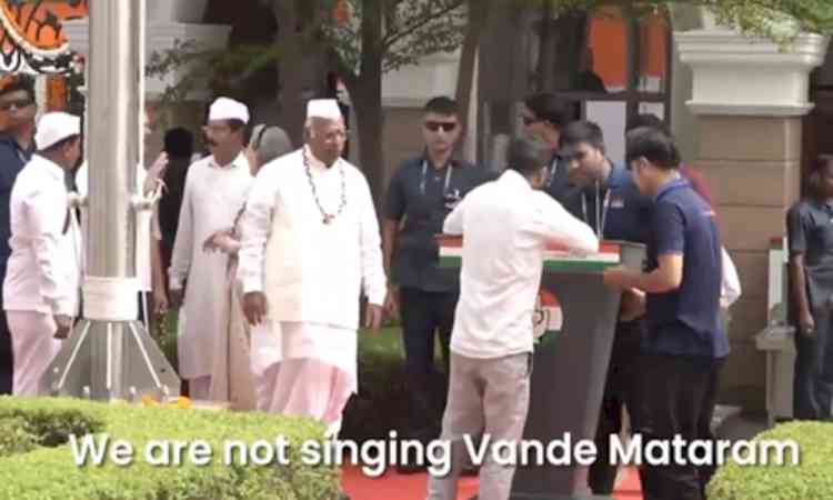 BJP accuses Congress of disrespecting Vande Mataram at I-Day event