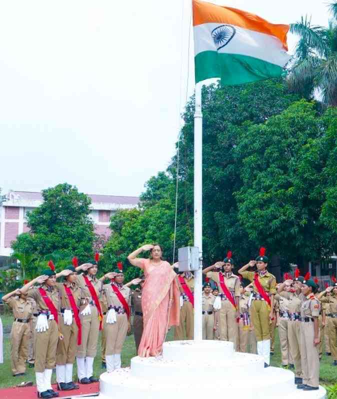 KMV marks the celebration of Independence Day with a Flag Hoisting Ceremony