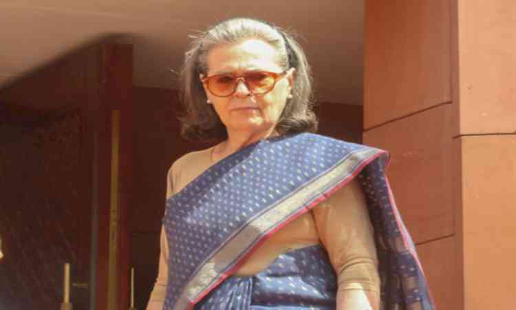 Congress, Trinamool, DMK defend Sonia Gandhi over Vande Mataram row, CPI-M seeks clarity