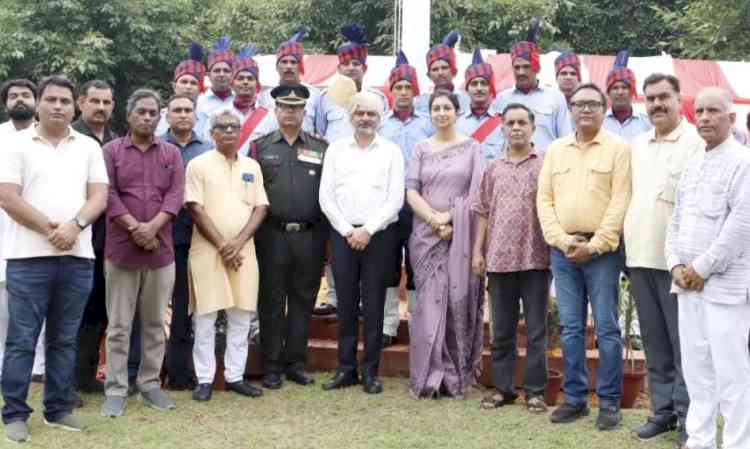 राष्ट्र निर्माण में योगदान दें विद्यार्थी : डॉ. अमित आर्य