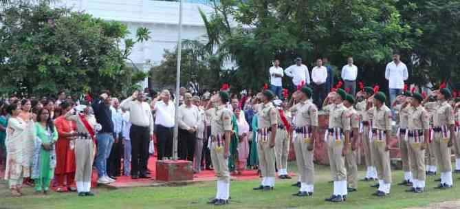 बीएमयू में धूमधाम से मनाया 80वां स्वतंत्रता दिवस