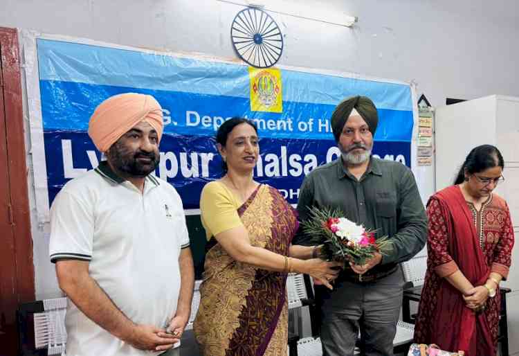 Lyallpur Khalsa College Organizes Paper Reading Competition on 
