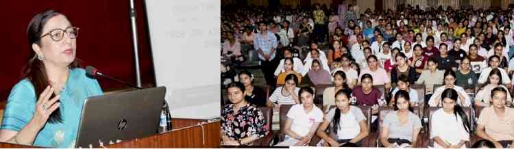 Prof. Dr. Atima Sharma Dwivedi delivers the inaugural address of KMV’s Foundation Program