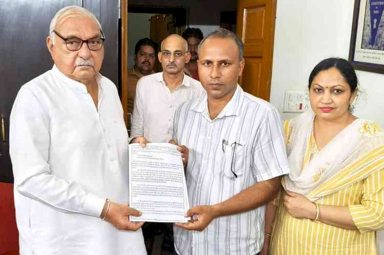 Hooda to Raise Service Security of 1,400 Contractual University Teachers in Assembly - HUCTA delegation meets former CM; seeks legislation on service security