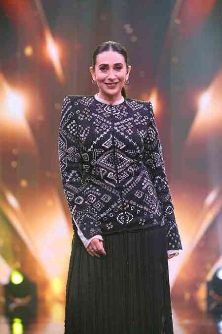 Karisma Kapoor drops BTS rehearsal video of ‘Ek Main Aur Ek Tu’ 