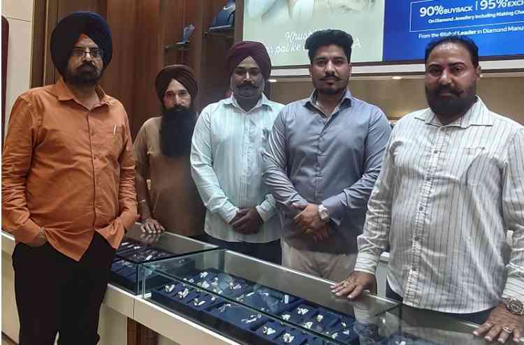 KISNA Diamond & Gold Jewellery and Swarn Mahal by Raju Jewellers Celebrate 10 Lucky Draw Winners in Jagraon