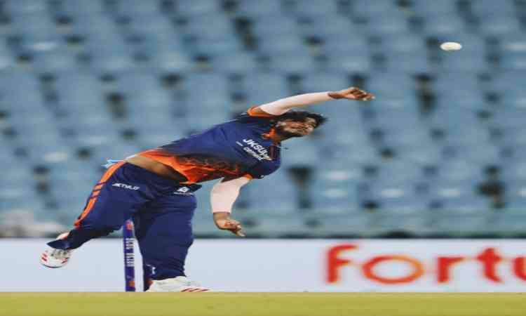 UPT20 League: Vijay Yadav -- the ambidextrous 24-year-old mystery spinner making waves this season