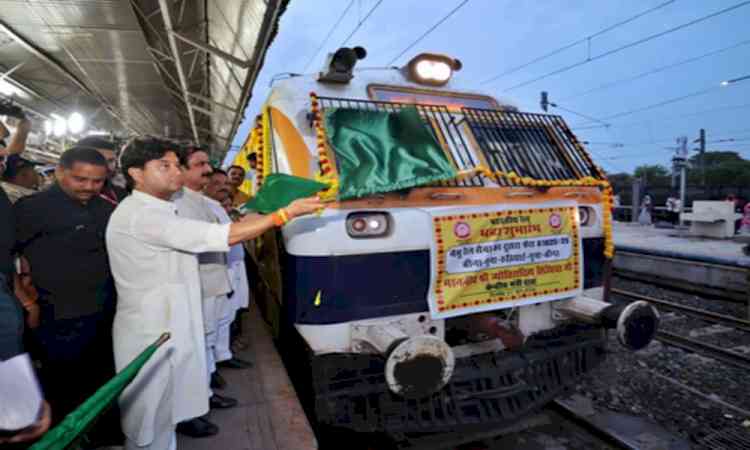 MP: Scindia ensures Bina-Ruthiyai MEMU departs after Indore-Kota Express