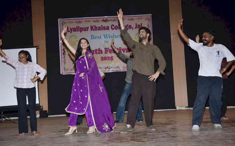 The star cast of Punjabi film “Bol Bhave Na Bol” attended Lyallpur Khalsa College