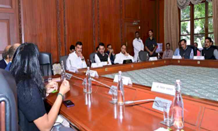 Prioritise full utilisation of Central funds: Maha CM