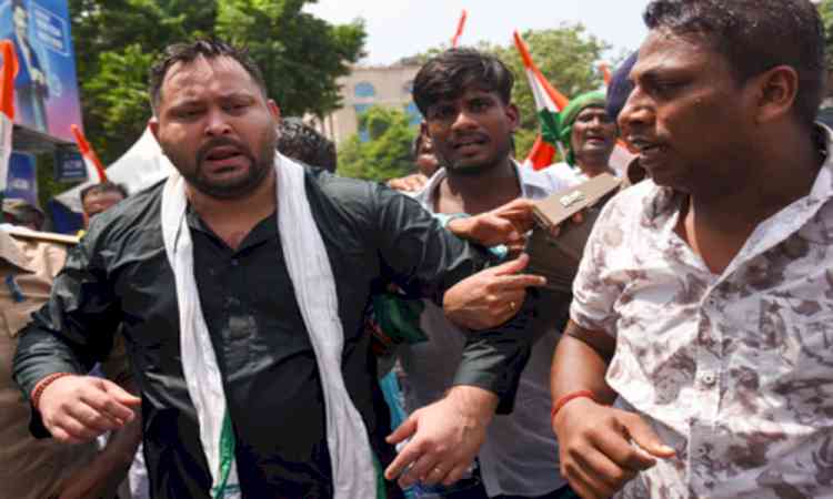 Bihar: Tejashwi Yadav backs TRE‑4 protesters, BJP hits back