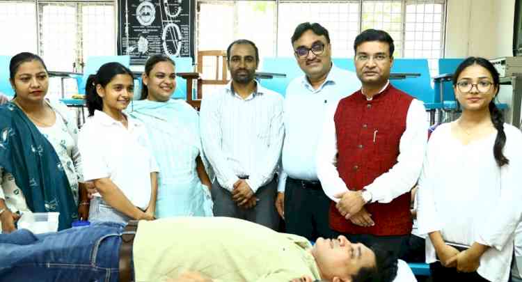 सद्भावना दिवस पर 150 ने किया रक्तदान, छात्राओं ने बढ़-चढ़कर लिया हिस्सा
