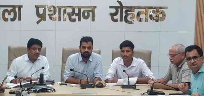 समाधान शिविरों की शिकायतों के निपटारे में रोहतक आगे, प्रधान सचिव ने थपथपाई प्रशासन की पीठ