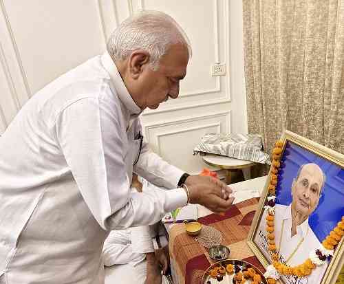 समाजसेवी श्रीकृष्ण जैन को पूर्व सीएम हुड्डा ने दी श्रद्धांजलि