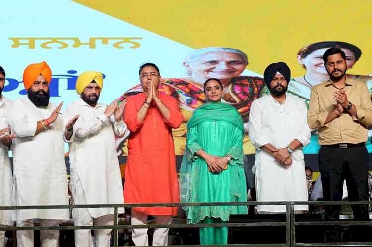On Raksha Bandhan, CM Bhagwant Singh Mann Fulfils Brother’s Duty, Transfers Sanman Rashi to Accounts of 1.37 Lakh Satkar Sakhis