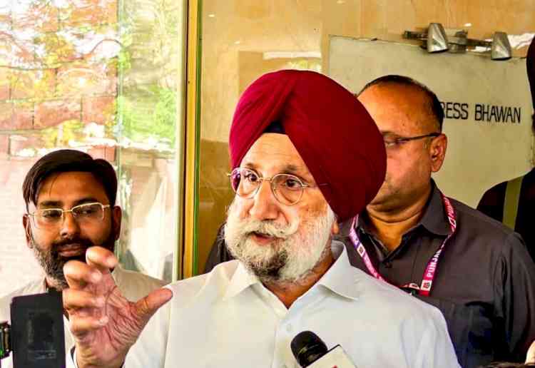 Stop Threatening Employees Instead of Giving Them Their Due: Randhawa