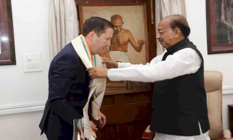 US Envoy visit Gandhi Smriti, discusses bilateral ties with Vice Chairman