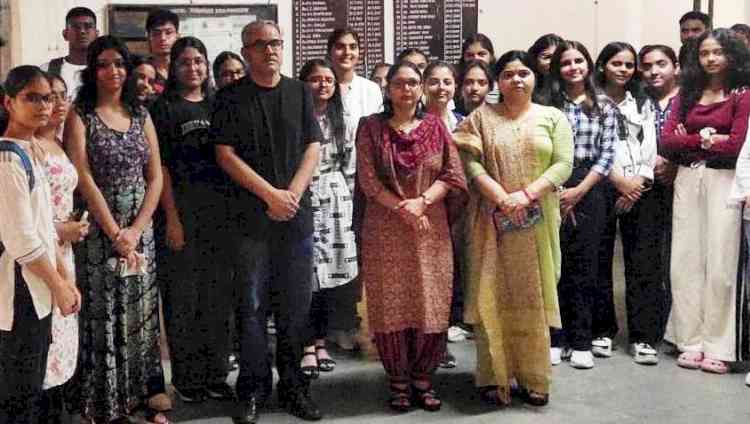 एमडीयू के लॉ स्टूडेंट्स अब कक्षा के साथ कोर्ट रूम की भी सीख लेंगे