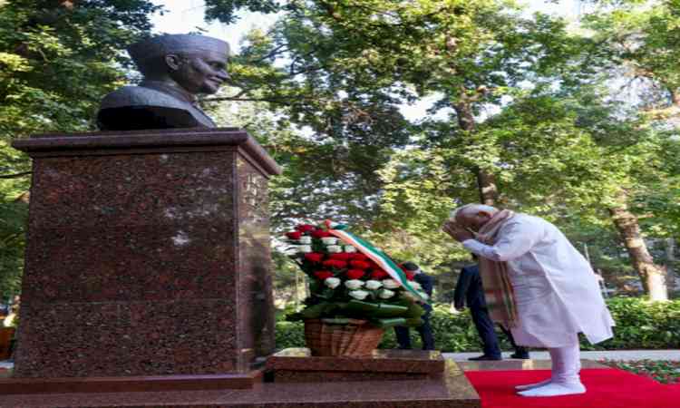 PM Modi pays homage to former PM Lal Bahadur Shastri in Tashkent 