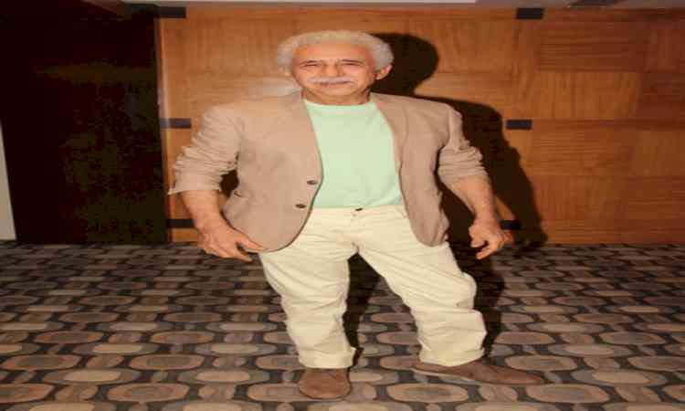 When Naseeruddin Shah did not take a bath for around 2 months for his movie 'Chakra'