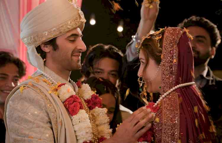 Akshay Oberoi and Hailey Daruwala’s Romance Shines in ‘Nazar Lag Jayegi’