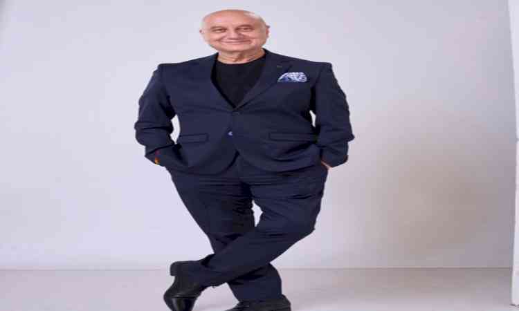 Anupam Kher removes moustache for his next, asks 'should it make a comeback?'