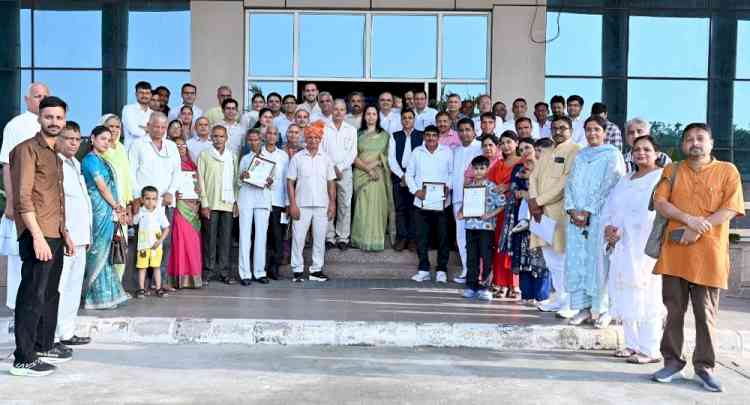 MDU Bids Emotional Farewell to 10 Retiring Employees; VC Prof. Poonia Calls Retirement a New Beginning