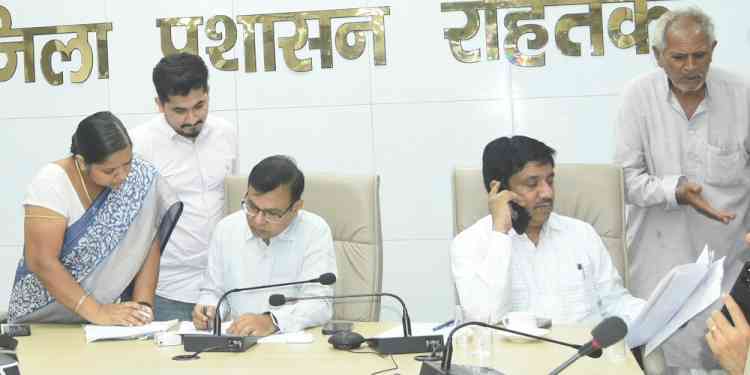 समाधान शिविर में लापरवाही पर सख्ती, डीसी ने लंबित शिकायतें समय पर निपटाने के निर्देश दिए