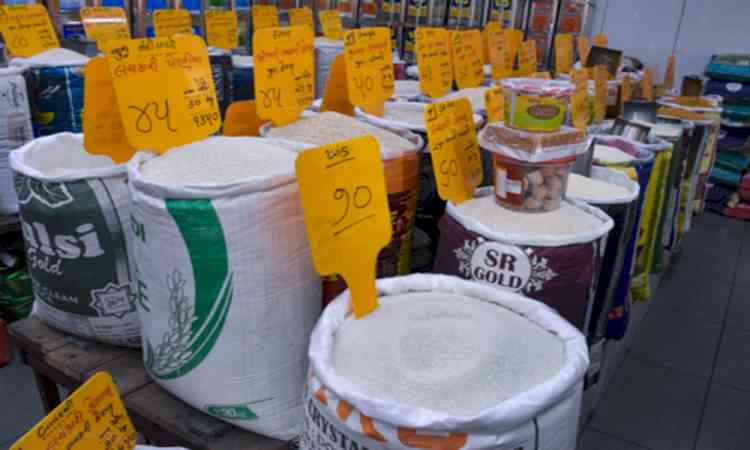Govt cuts sugar stock holding limit for dealers to 2,000 quintals in Sep 15-Nov 30 festive period
