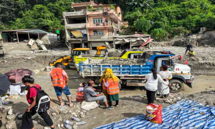 Nepal flash floods: Death toll mounts to 1,114 as search operations continue