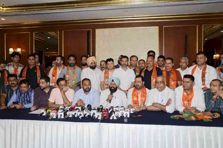 AAP suffers major setback in Jalandhar as PSIEC Vice-Chairman, former Jalandhar North in-charge Dinesh Dhall joins BJP